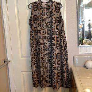 LuLaRoe sleeveless cardigan duster (Joy)